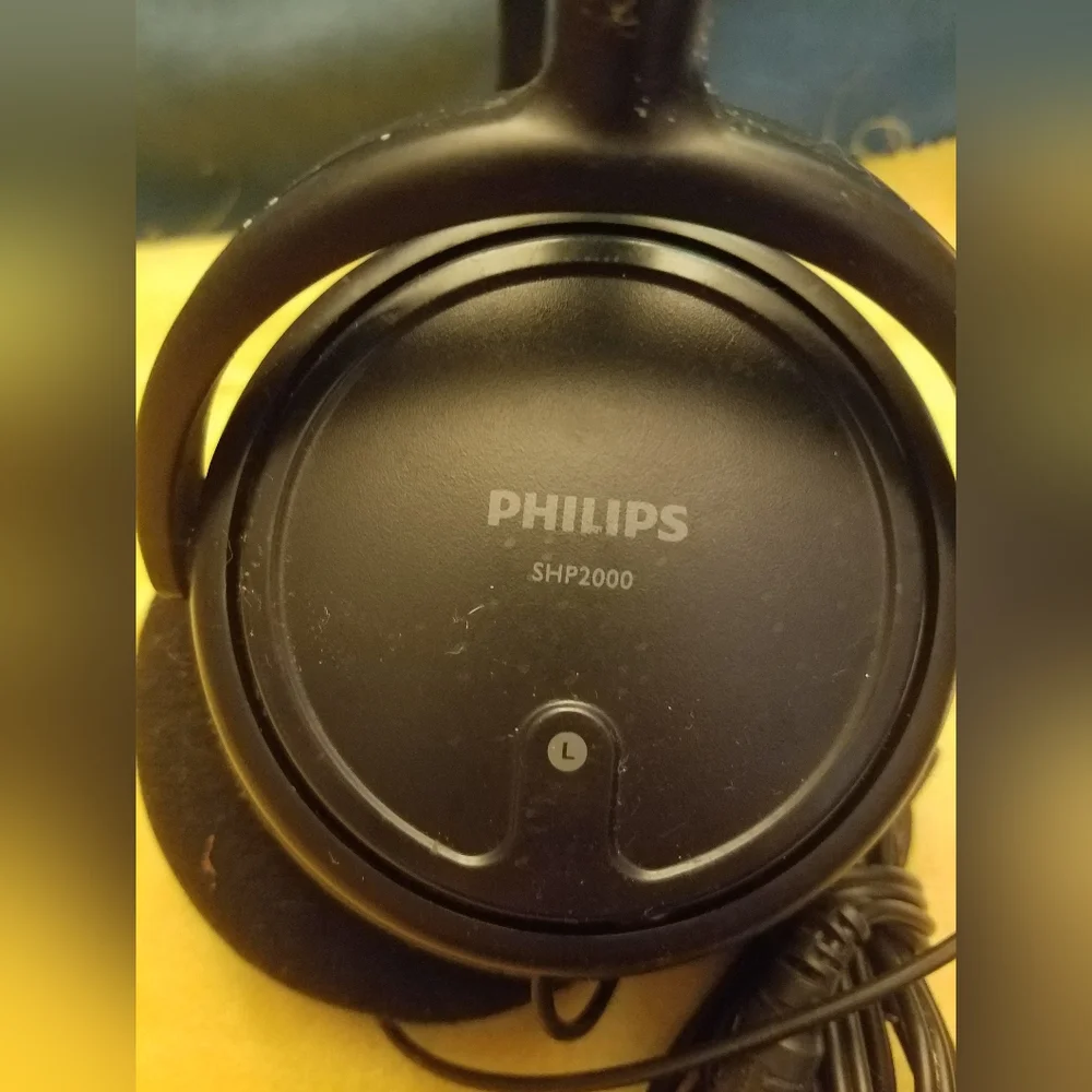 Phillips SHP200 head phones